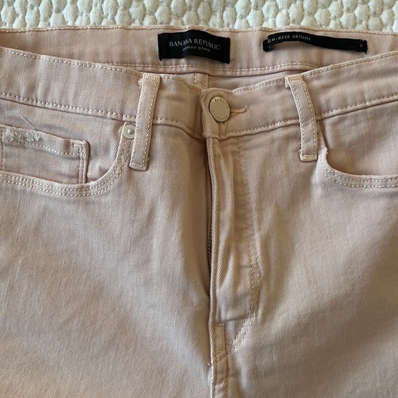 EUC Banana Republic pink distressed skinny jeans, size 29 - Picture 5 of 5